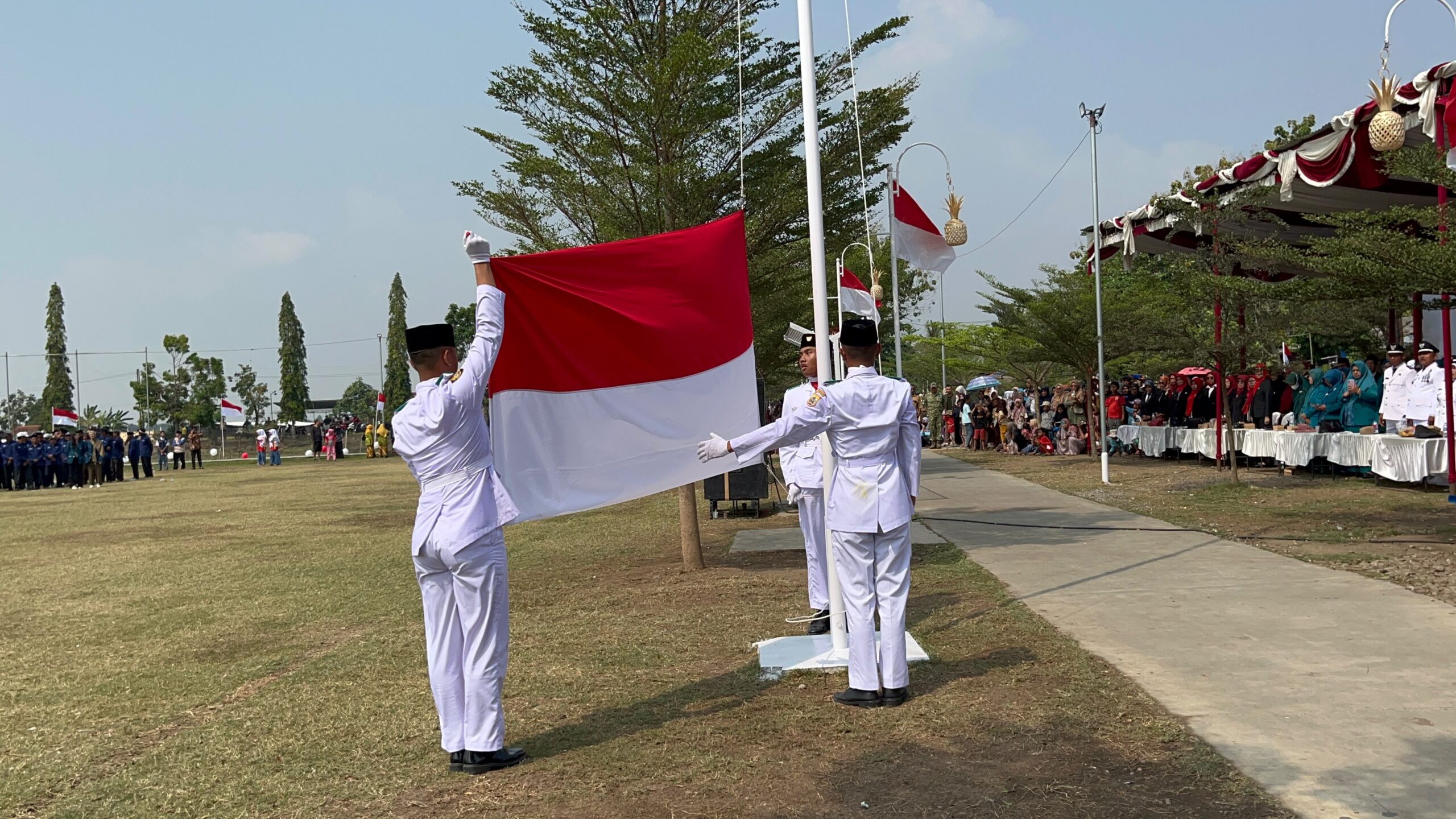 Pengibaran bendera